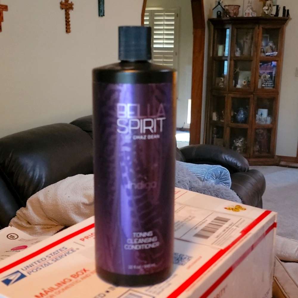 New. Sealed Wen by Chaz Dean cleansing conditioner. Blue for neutralizing brassy